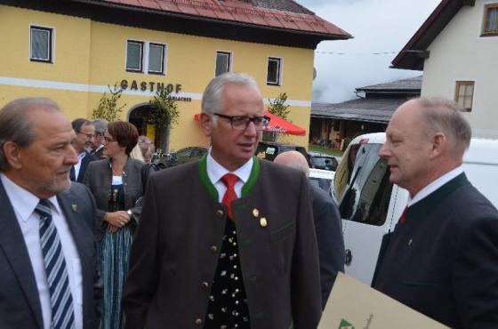 Bgm Kerschbaumer mit Ldt - Präsident Ing. Reinhard Rohr und Amtskollege von der Gemeinde Ferndorf Bgm Sepp Haller