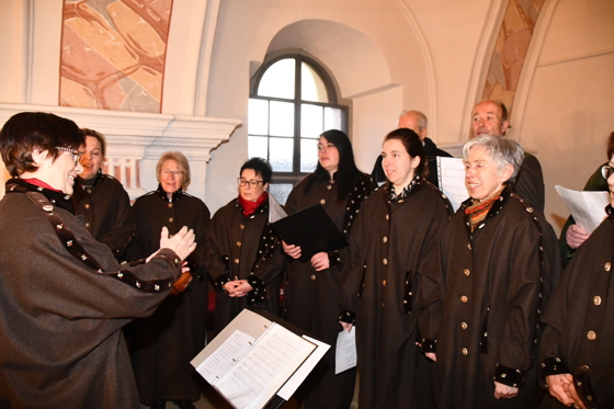Umrahmte den Gottesdienst: SG Stockenboi unter der Leitung von Astrid Moser