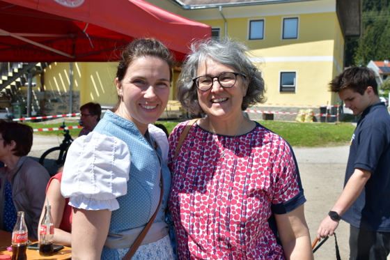 Caroline Granitzer - Leiterin der Jugendgruppe mit Fr Pfarrer Andrea Mattioli - designierte Superintendentin