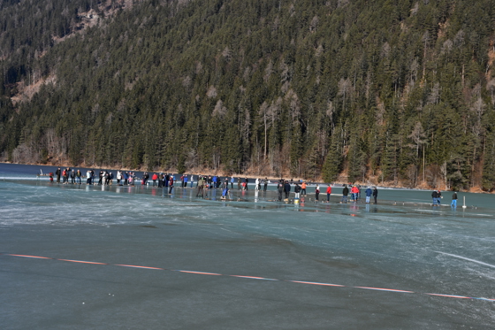 bei strahlenden Wetter am Weissensee